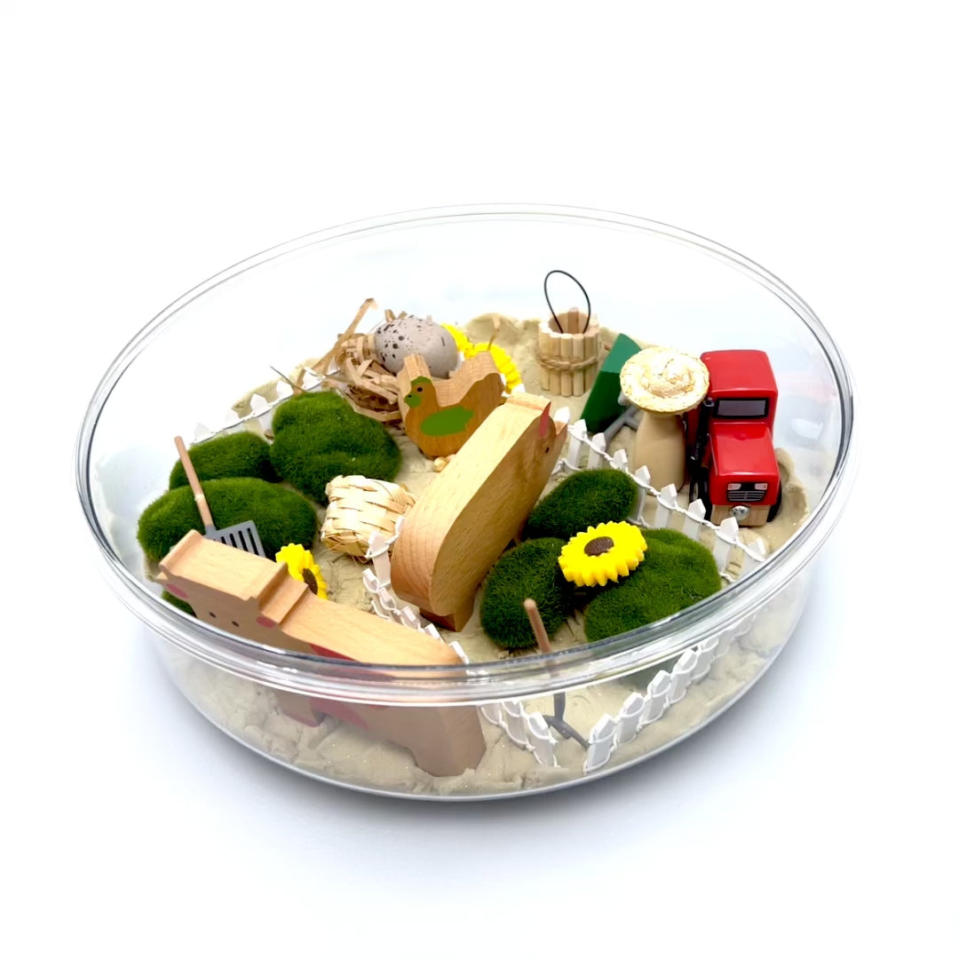 Barnyard Friends Bloom Box with Kinetic Sand and Wooden Farm Animals from Blossom & Bloom Kids