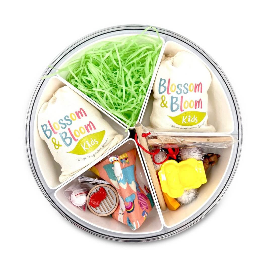 Outdoor Explorer Camp kinetic sand kit with storage container - Outdoor Explorer, Imaginary / Pretend play camp, Kinetic sand kit, Sensory learning, Montessori - Blossom & Bloom Kids - Outdoor Explorer, Play Set with Kinetic Sand - Blossom & Bloom Kids