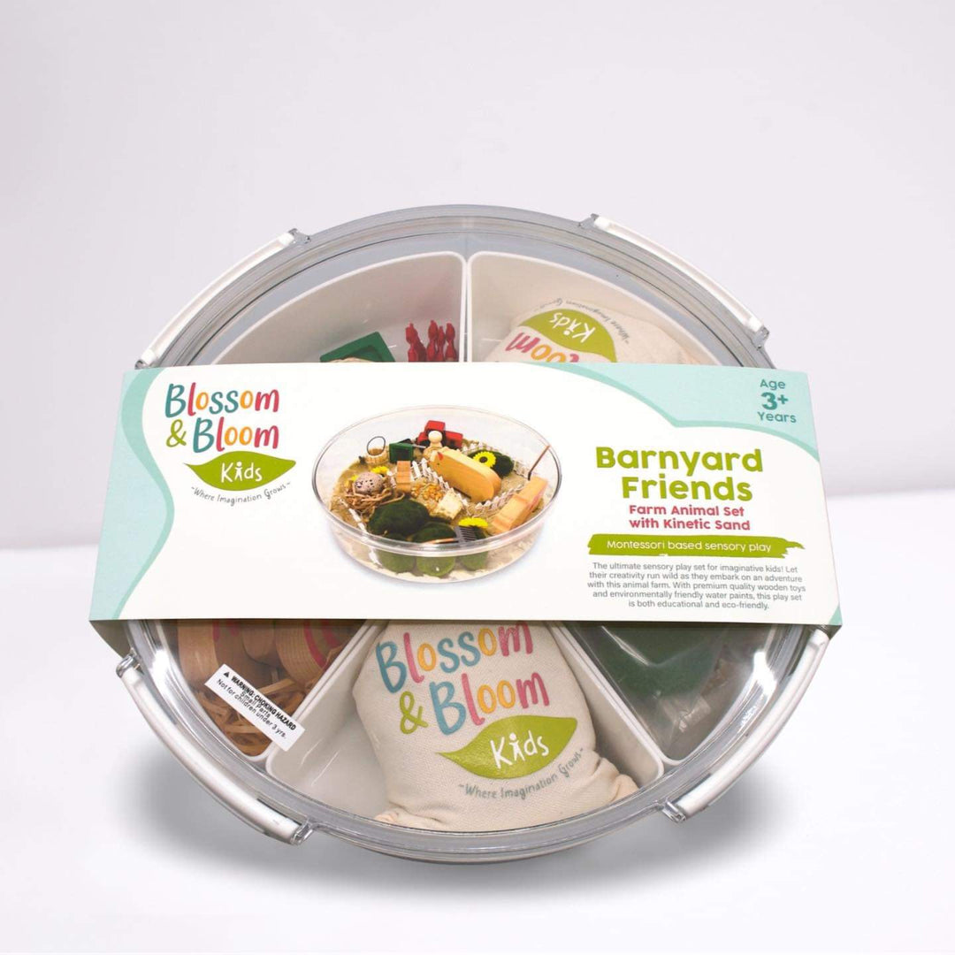 Barnyard Friends, Farm Animal Set with Kinetic Sand